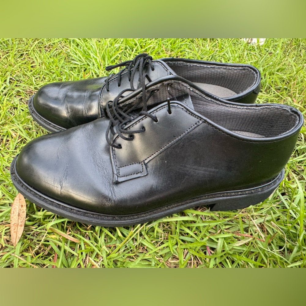 Sleek Black Leather Men's Oxfords military dress shoe size 7.5